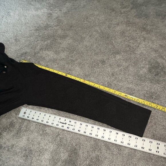 Lululemon Apres Yoga Hooded Jacket in Black Dance In Snow Pattern. Size 4 - Picture 14 of 16